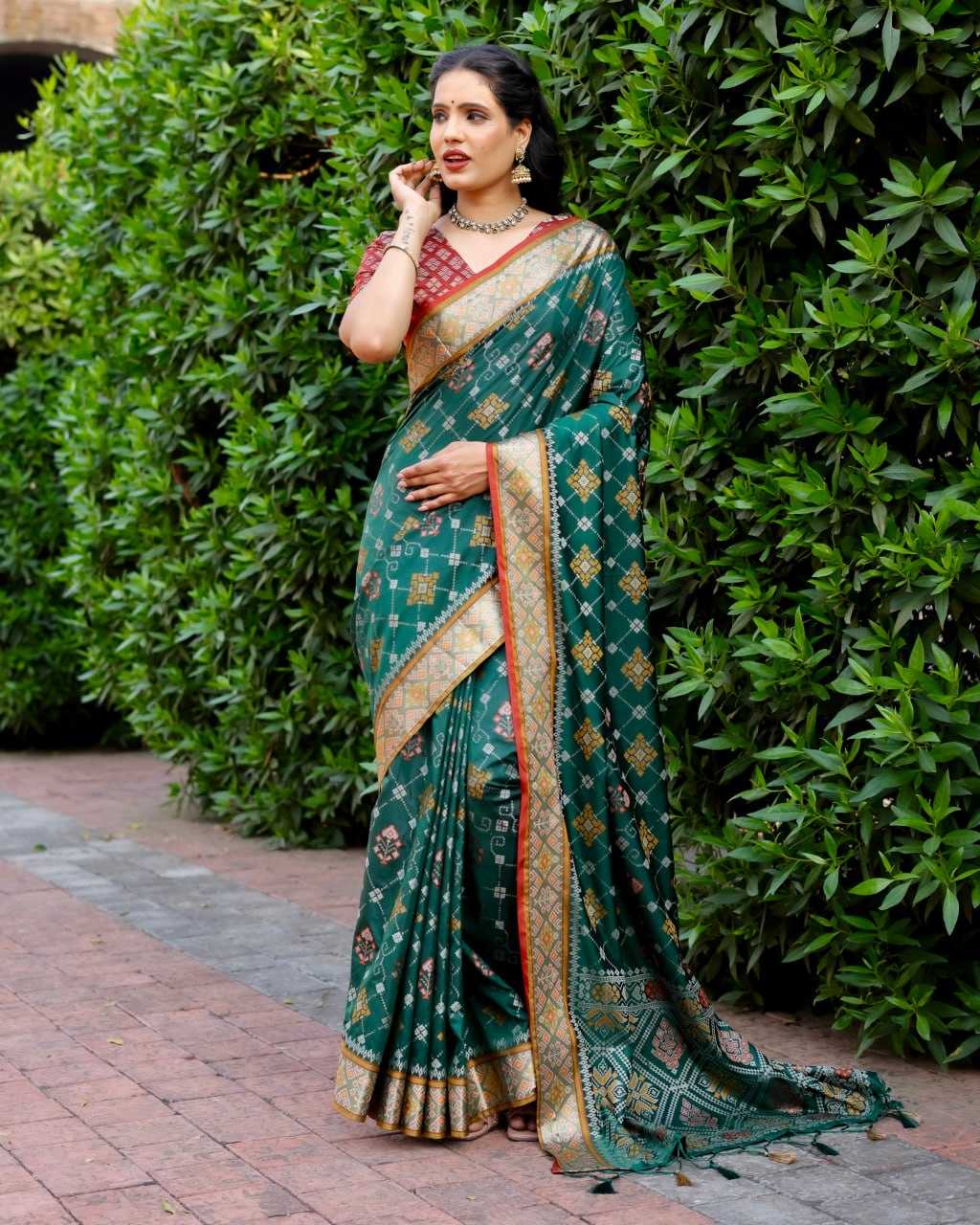 YNF HANDLOOM SILK MTC LAYWATI SILK SAREES WHOLESALE HANDLOOM PATOLA IKAT SAREES MANUFACTURER